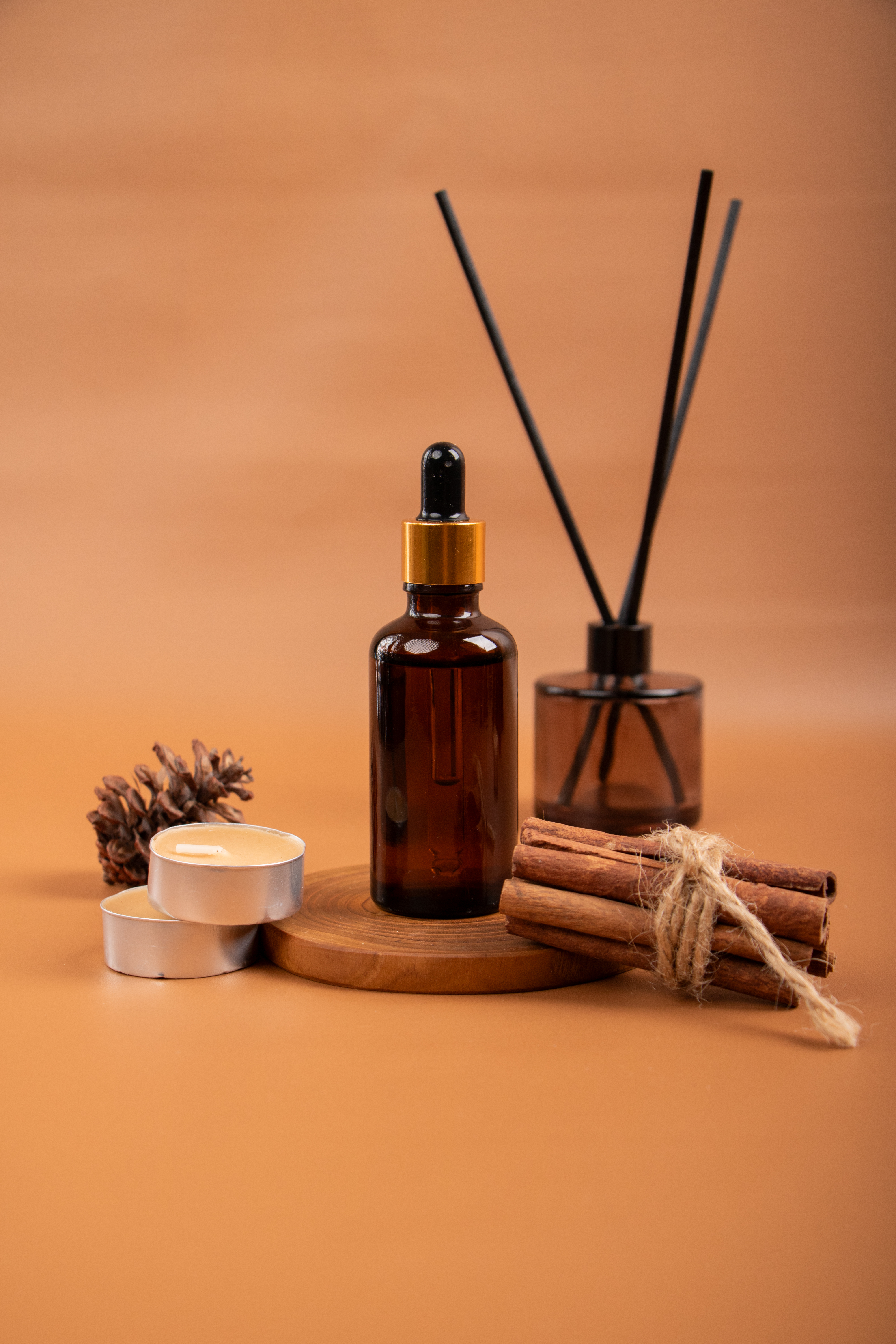 รับผลิตผลิตภัณฑ์เครื่องหอมและน้ำมันหอมระเหย (Aroma & Essential Oil Products) ครบวงจร กับ Natureprof (โรงงาน OEM/ODM)