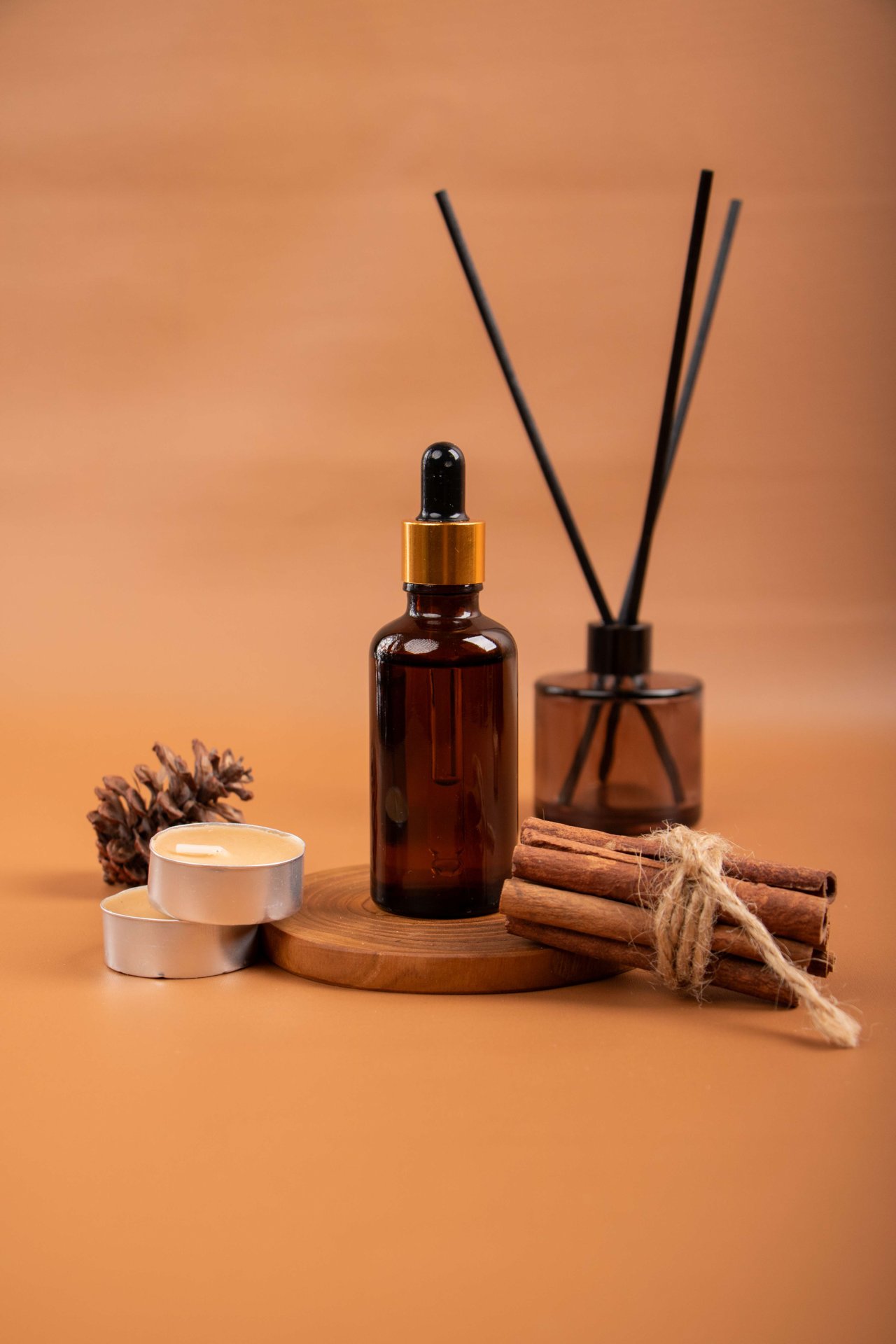 รับผลิตผลิตภัณฑ์เครื่องหอมและน้ำมันหอมระเหย (Aroma & Essential Oil Products) ครบวงจร กับ Natureprof (โรงงาน OEM/ODM)
